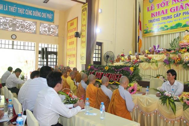 Bình Dương: Lễ tốt nghiệp khóa III, khai giảng khóa IV