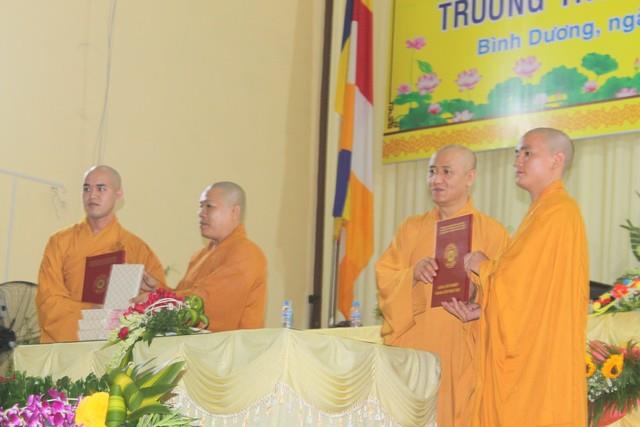 Bình Dương: Lễ tốt nghiệp khóa III, khai giảng khóa IV