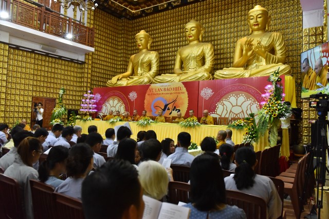 Chùa Giác Ngộ: Xúc động đêm lễ Vu Lan Báo Hiếu 2016