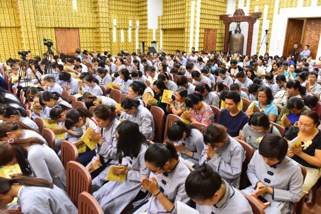 Chùa Giác Ngộ: Xúc động đêm lễ Vu Lan Báo Hiếu 2016