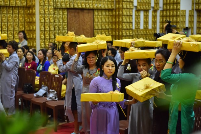 Chùa Giác Ngộ: Xúc động đêm lễ Vu Lan Báo Hiếu 2016