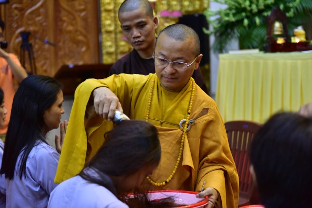 Thơ: Xuất gia gieo duyên