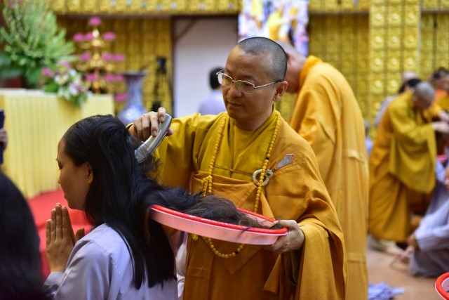 Thơ: Xuất gia gieo duyên