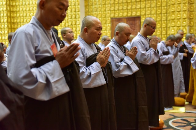 Thơ: Xuất gia gieo duyên