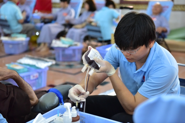 Quỹ Đạo Phật Ngày Nay: 239 người tham gia hiến máu nhân đạo đợt 6