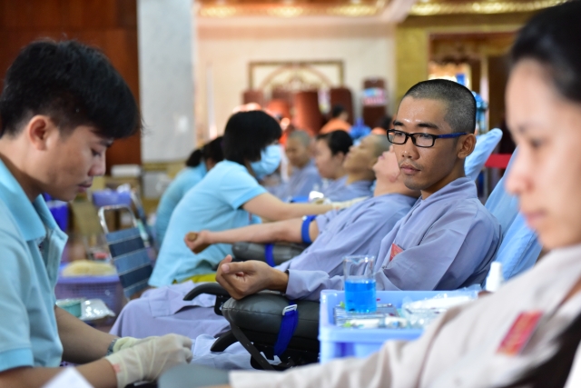 Quỹ Đạo Phật Ngày Nay: 239 người tham gia hiến máu nhân đạo đợt 6