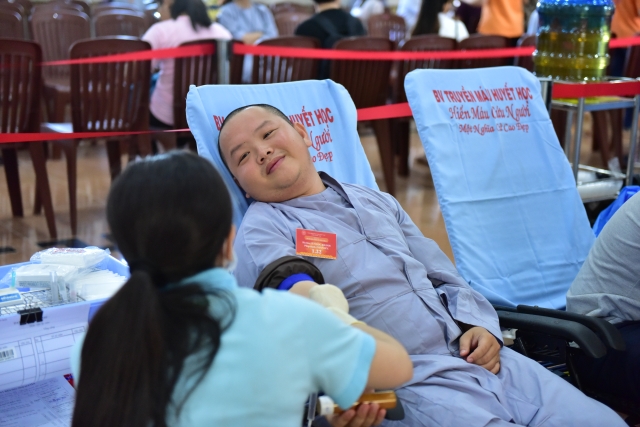 Quỹ Đạo Phật Ngày Nay: 239 người tham gia hiến máu nhân đạo đợt 6