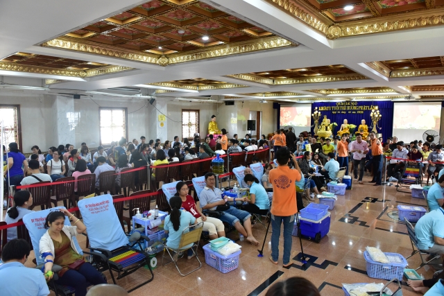 Quỹ Đạo Phật Ngày Nay: 239 người tham gia hiến máu nhân đạo đợt 6
