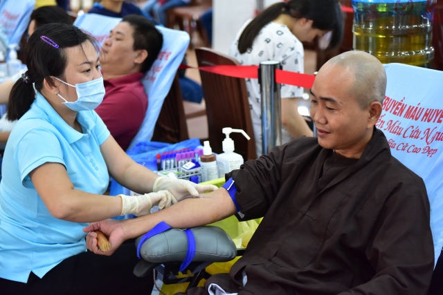 Quỹ Đạo Phật Ngày Nay: 239 người tham gia hiến máu nhân đạo đợt 6