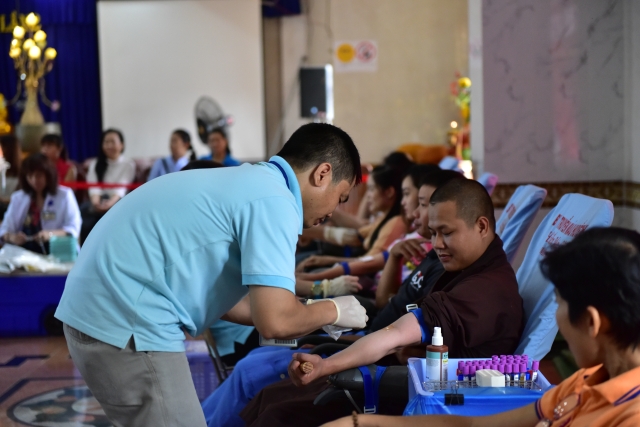 Quỹ Đạo Phật Ngày Nay: 239 người tham gia hiến máu nhân đạo đợt 6