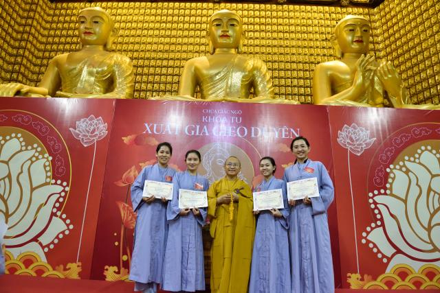 Chùa Giác Ngộ: Xúc động ngày kết thúc khóa tu Xuất Gia Gieo Duyên lần thứ nhất