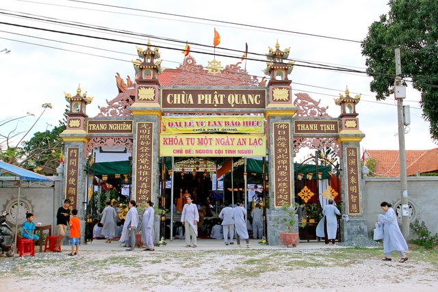 Khánh Hòa: Ninh Hòa tổ chức Khóa tu một ngày an lạc lần III