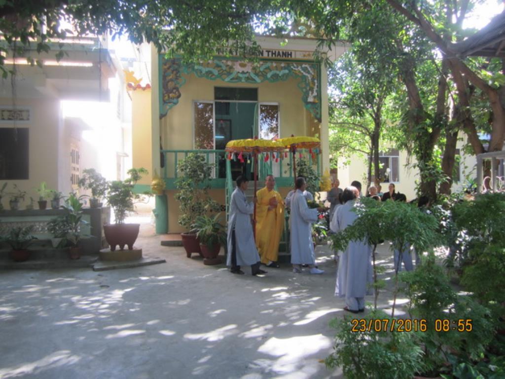 Hơn 400 hành giả tham dự khóa tu Bát quan trai tại chùa Lộc Thọ