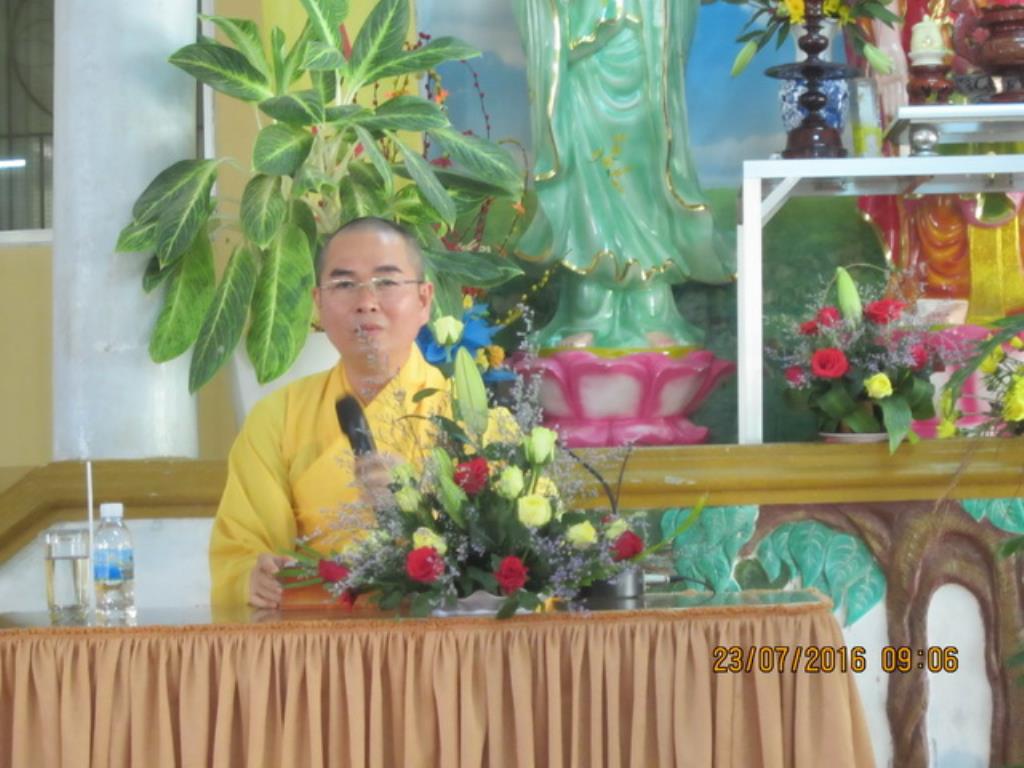 Hơn 400 hành giả tham dự khóa tu Bát quan trai tại chùa Lộc Thọ