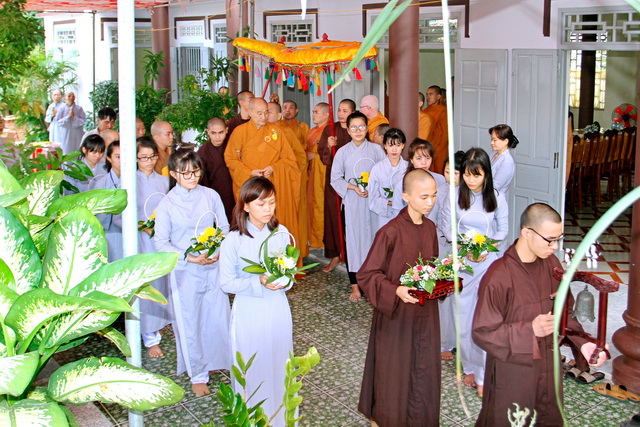 Khánh Hòa: Ninh Hòa tổ chức Khóa tu một ngày an lạc lần III