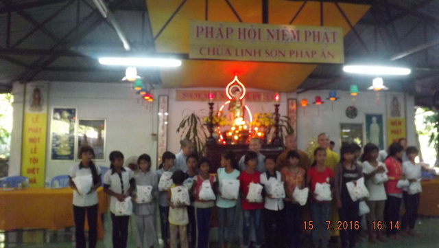 Chùa Linh Sơn Pháp Ấn tổ chức khóa tu mùa hè lần 8