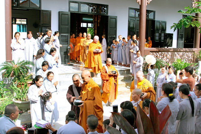 Khánh Hòa: Ninh Hòa tổ chức Khóa tu một ngày an lạc lần III