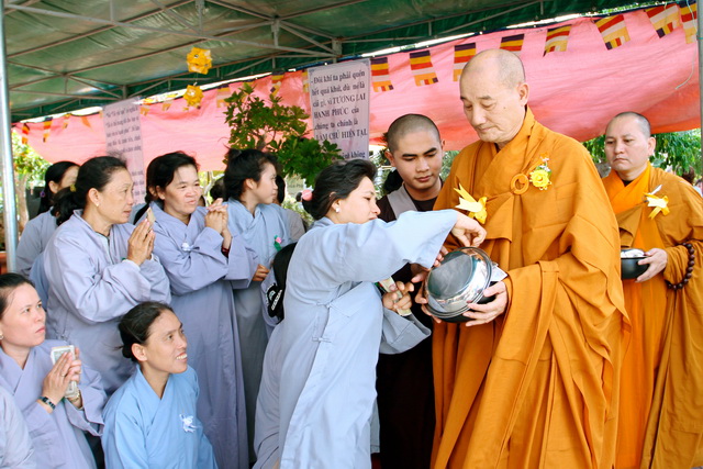 Khánh Hòa: Ninh Hòa tổ chức Khóa tu một ngày an lạc lần III