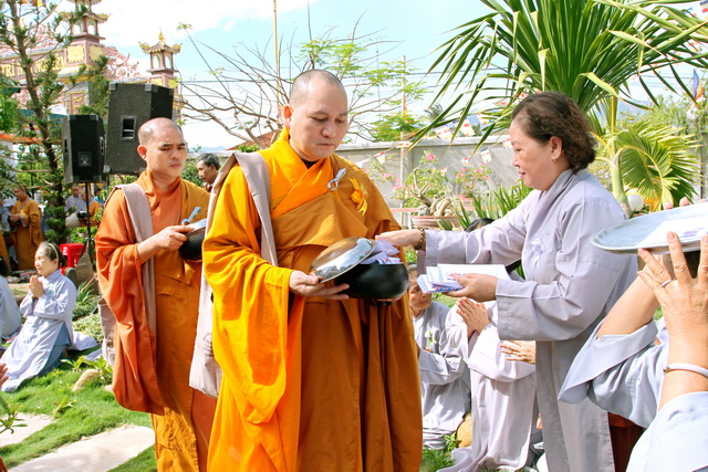 Khánh Hòa: Ninh Hòa tổ chức Khóa tu một ngày an lạc lần III