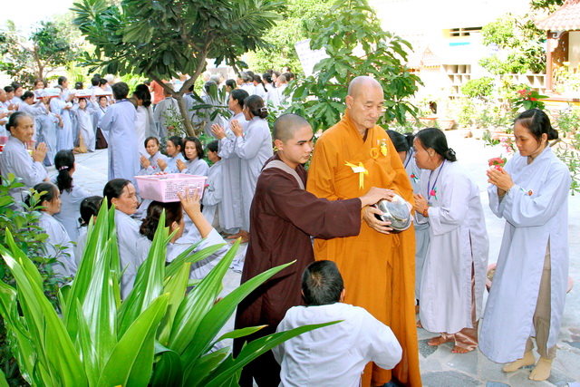 Khánh Hòa: Ninh Hòa tổ chức Khóa tu một ngày an lạc lần III