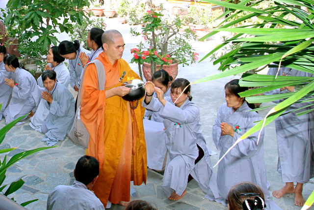 Khánh Hòa: Ninh Hòa tổ chức Khóa tu một ngày an lạc lần III