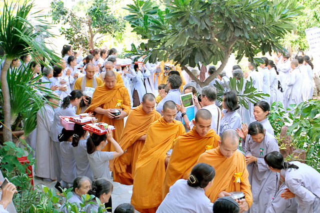 Khánh Hòa: Ninh Hòa tổ chức Khóa tu một ngày an lạc lần III