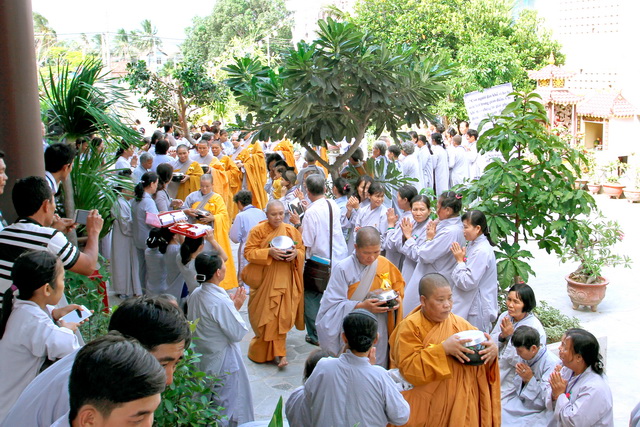 Khánh Hòa: Ninh Hòa tổ chức Khóa tu một ngày an lạc lần III