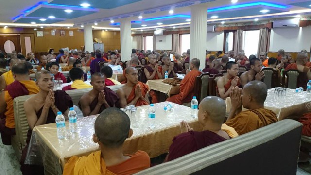 Ấn Độ: Tăng Ni Việt Nam cúng dường Vu Lan tại Bồ Đề Đạo Tràng