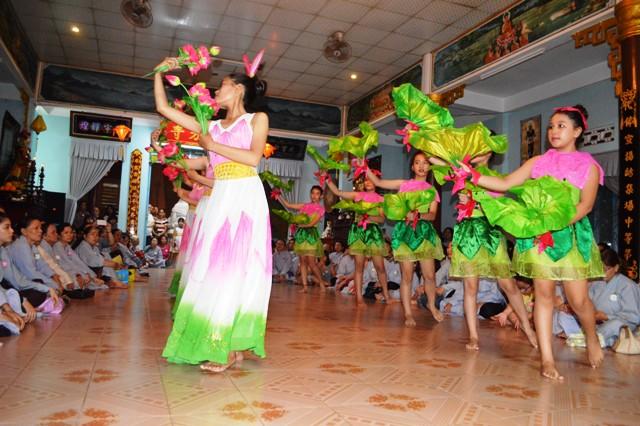 Đại Lễ Vu Lan – Bông Hồng Cài Áo Tại Tổ Đình Nghĩa Phương