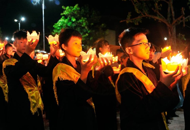 Thanh Hóa: Hoa Đăng tri ân Cha Mẹ tại chùa Giáp Hoa