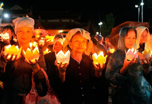 Thanh Hóa: Hoa Đăng tri ân Cha Mẹ tại chùa Giáp Hoa