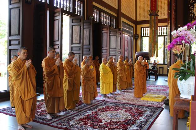Ninh Thuận: Đại Giới đàn Đức Tạng cung rước giới bổn.