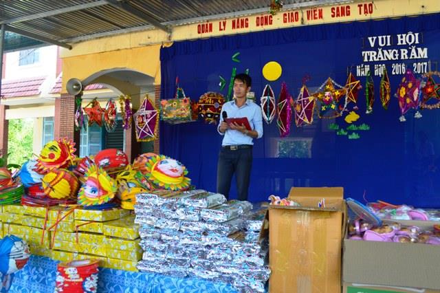 Khánh Hòa: Chùa Nghĩa Hương tặng  quà Trung thu cho học sinh miền núi Khánh Vính