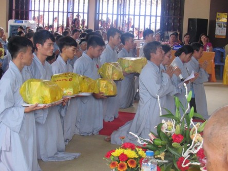 Thanh Hóa: Gần 3000 người về TV Hàm Rồng dự Đại lễ Vu Lan PL 2560