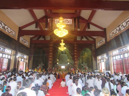 Thanh Hóa: Gần 3000 người về TV Hàm Rồng dự Đại lễ Vu Lan PL 2560