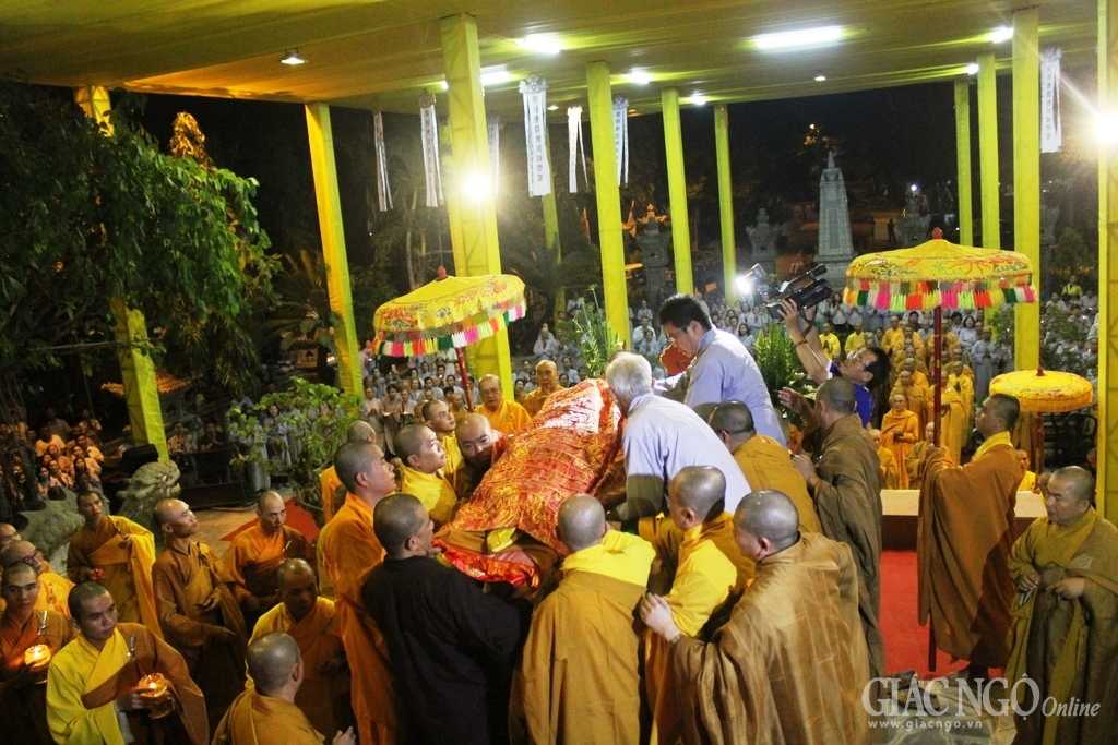 Lễ nhập kim quan Trưởng lão HT.Thích Thiện Bình