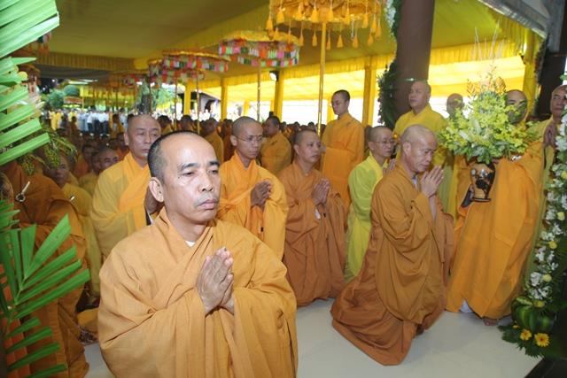 TT. Huế: Lễ nhập kim quan cố Hòa thượng Thích Chơn Thiện