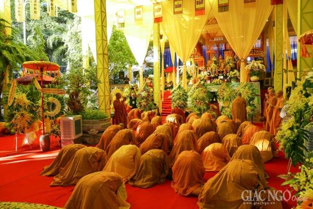 Trung ương Giáo hội viếng tang HT.Thích Thiện Bình