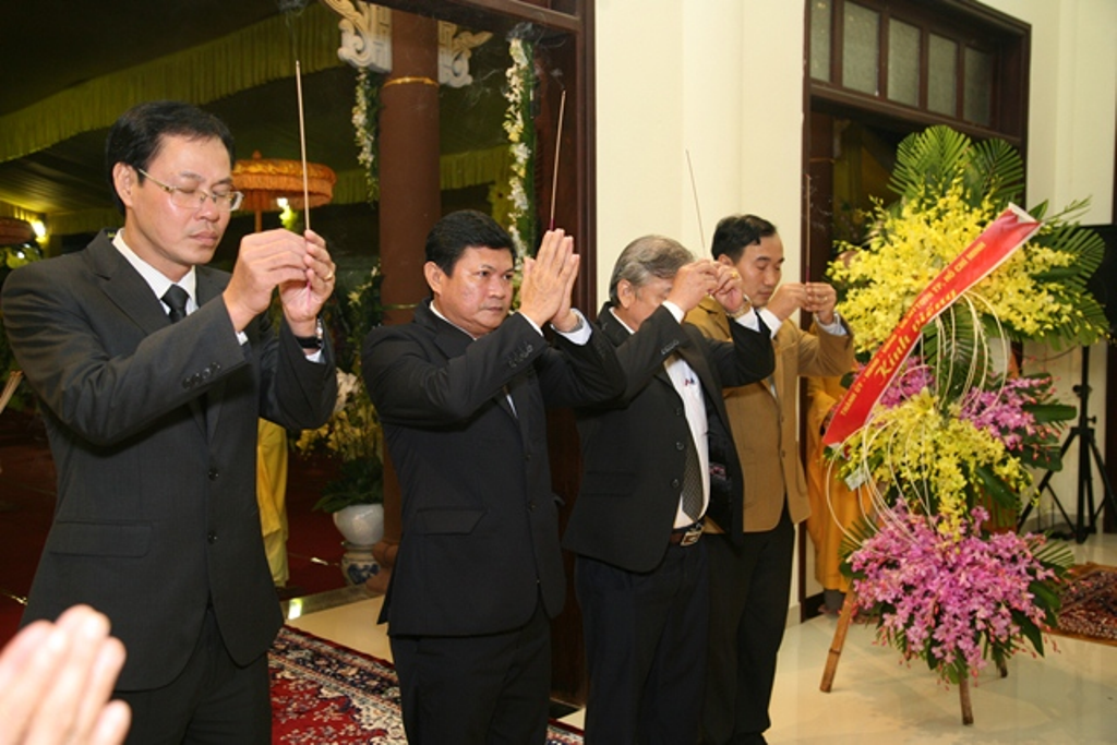 TT. Huế: Ban Trị sự GHPGVN tỉnh kính viếng tang lễ Cố HT. Thích Chơn Thiện