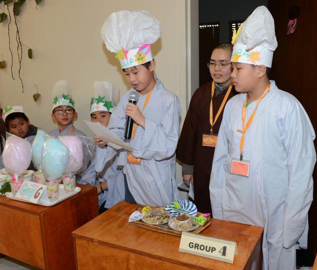 Chùa Đức Viên, San Jose ( Hoa Kỳ ) Tổ Chức Khoá Tu Thiếu Nhi Mùa Đông Và Hội Â3m Thực Mừng Năm Mới 2017.