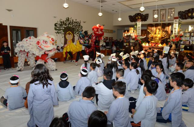 Chùa Đức Viên, San Jose ( Hoa Kỳ ) Tổ Chức Khoá Tu Thiếu Nhi Mùa Đông Và Hội Â3m Thực Mừng Năm Mới 2017.