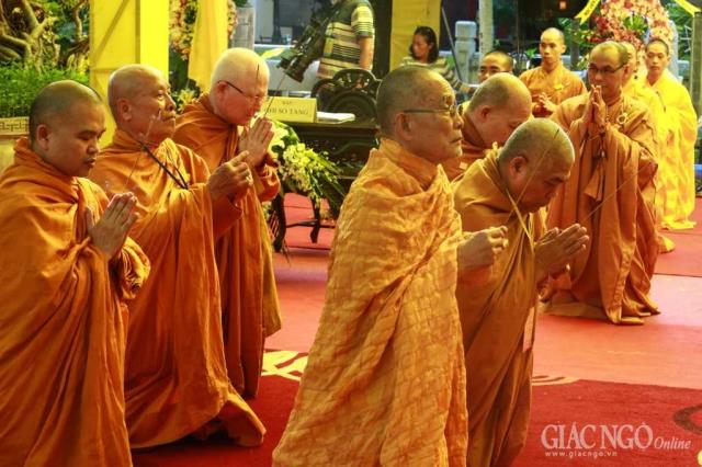 Trung ương Giáo hội viếng tang HT.Thích Thiện Bình