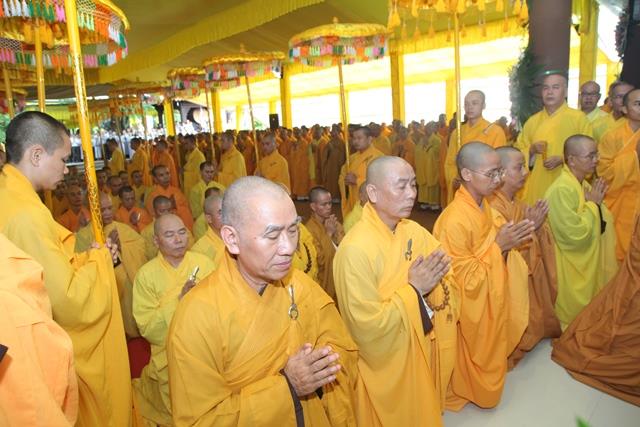 TT. Huế: Lễ nhập kim quan cố Hòa thượng Thích Chơn Thiện