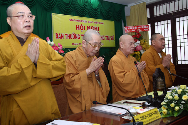 Gương sáng muôn thuở chiếu soi