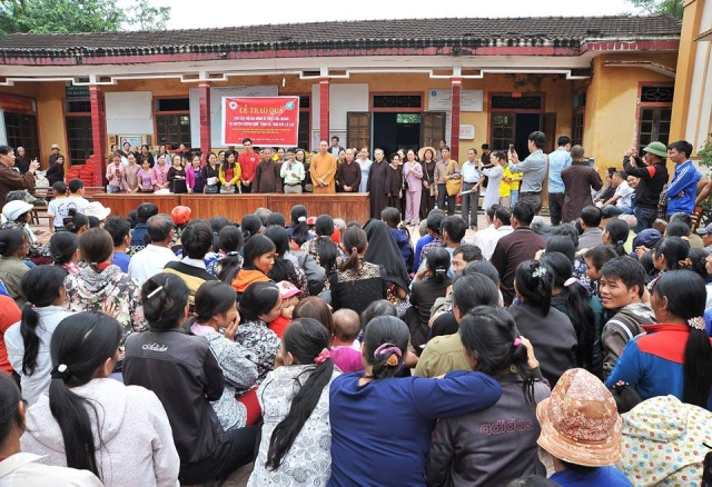 Thanh Hóa: Hơn 3 tỷ đồng ủng hộ Miền Trung ruột thịt