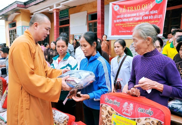 Thanh Hóa: Hơn 3 tỷ đồng ủng hộ Miền Trung ruột thịt