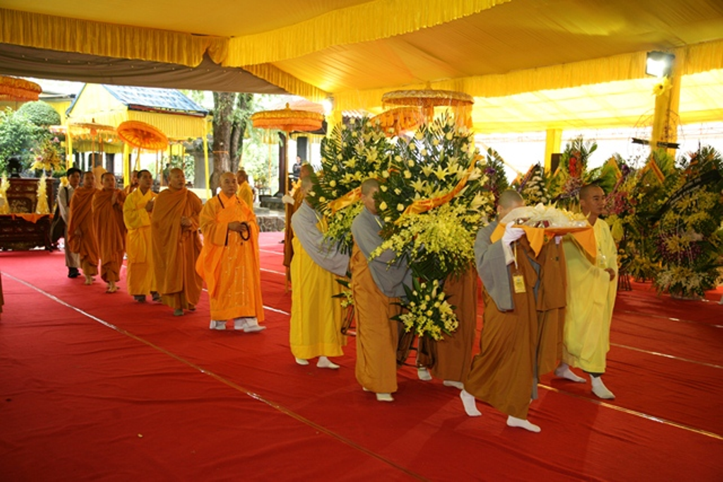 TT. Huế: Ban Trị sự GHPGVN tỉnh kính viếng tang lễ Cố HT. Thích Chơn Thiện