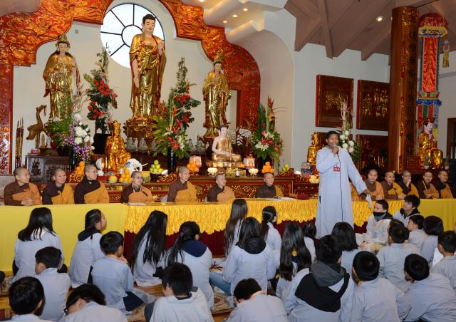 Chùa Đức Viên, San Jose ( Hoa Kỳ ) Tổ Chức Khoá Tu Thiếu Nhi Mùa Đông Và Hội Â3m Thực Mừng Năm Mới 2017.