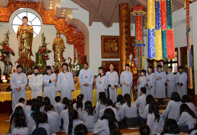 Chùa Đức Viên, San Jose ( Hoa Kỳ ) Tổ Chức Khoá Tu Thiếu Nhi Mùa Đông Và Hội Â3m Thực Mừng Năm Mới 2017.