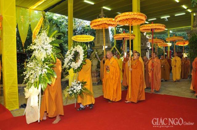 Trung ương Giáo hội viếng tang HT.Thích Thiện Bình